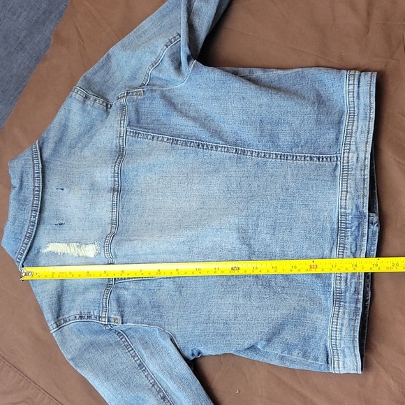 REFUGE Distressed Jean Trucker Jacket  M - Picture 11 of 12